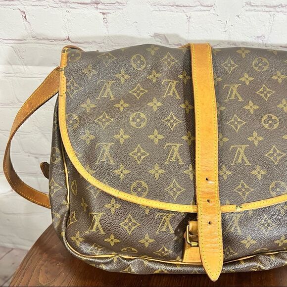 LOUIS VUITTON Classic Unisex Monogram Saumur 35 Cross Body bag Vintage 1992 - Picture 16 of 17